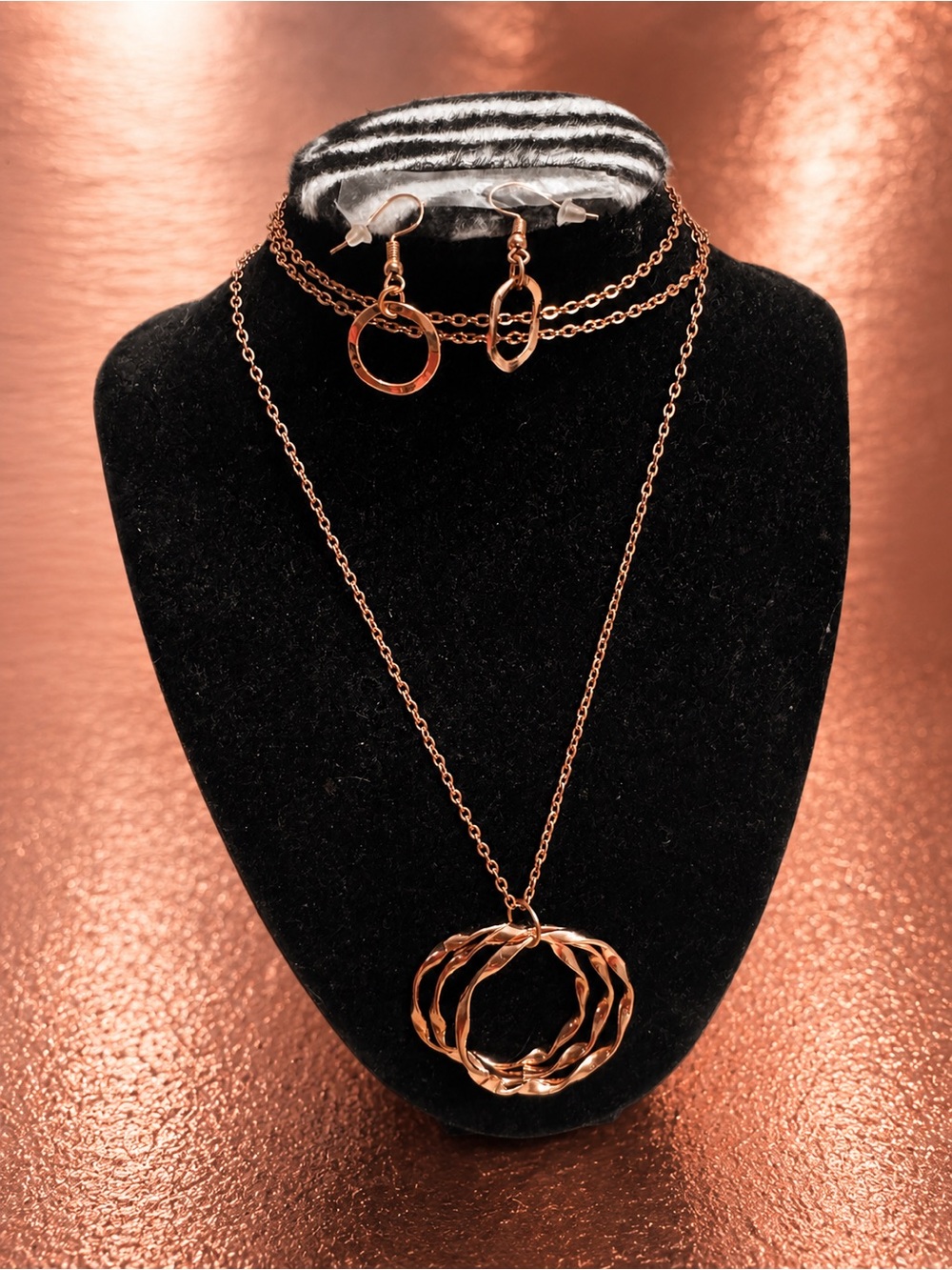 Twisted Circle Pendant Necklace with Matching Hoop Earrings - Rose Gold